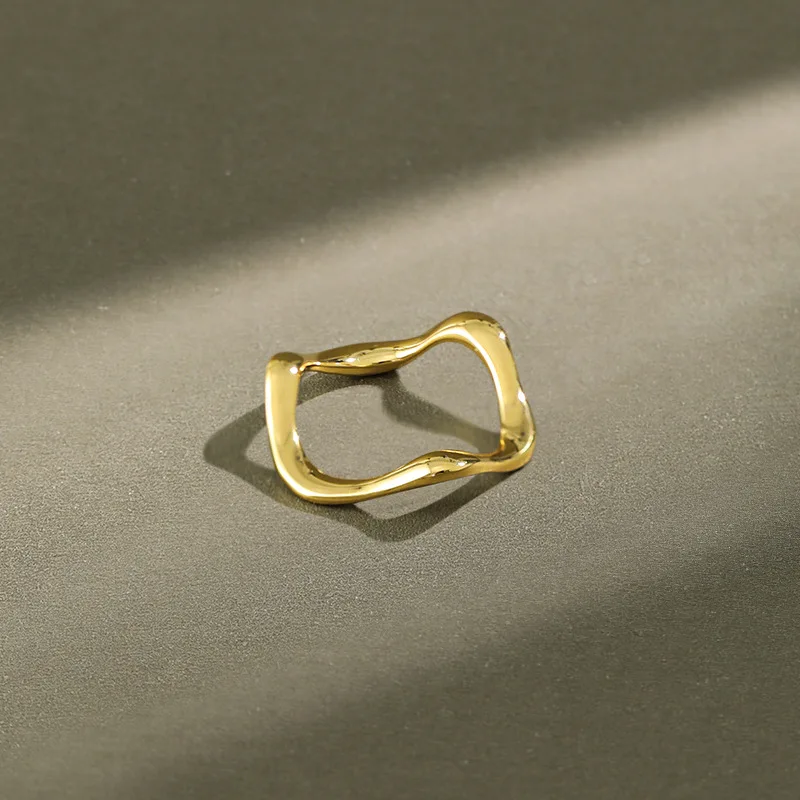 

H-R827 Fashion New Arrival Pure Silver Simple And Versatile Irregular Wavy Closed Female Student Ring