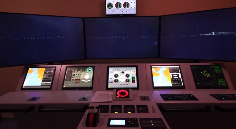 
STCW APPROVED FULL MISSION SHIP BRIDGE SIMULATOR (High Quality) (Ranges from Desktop to Full Mission Bridge Simulator) 