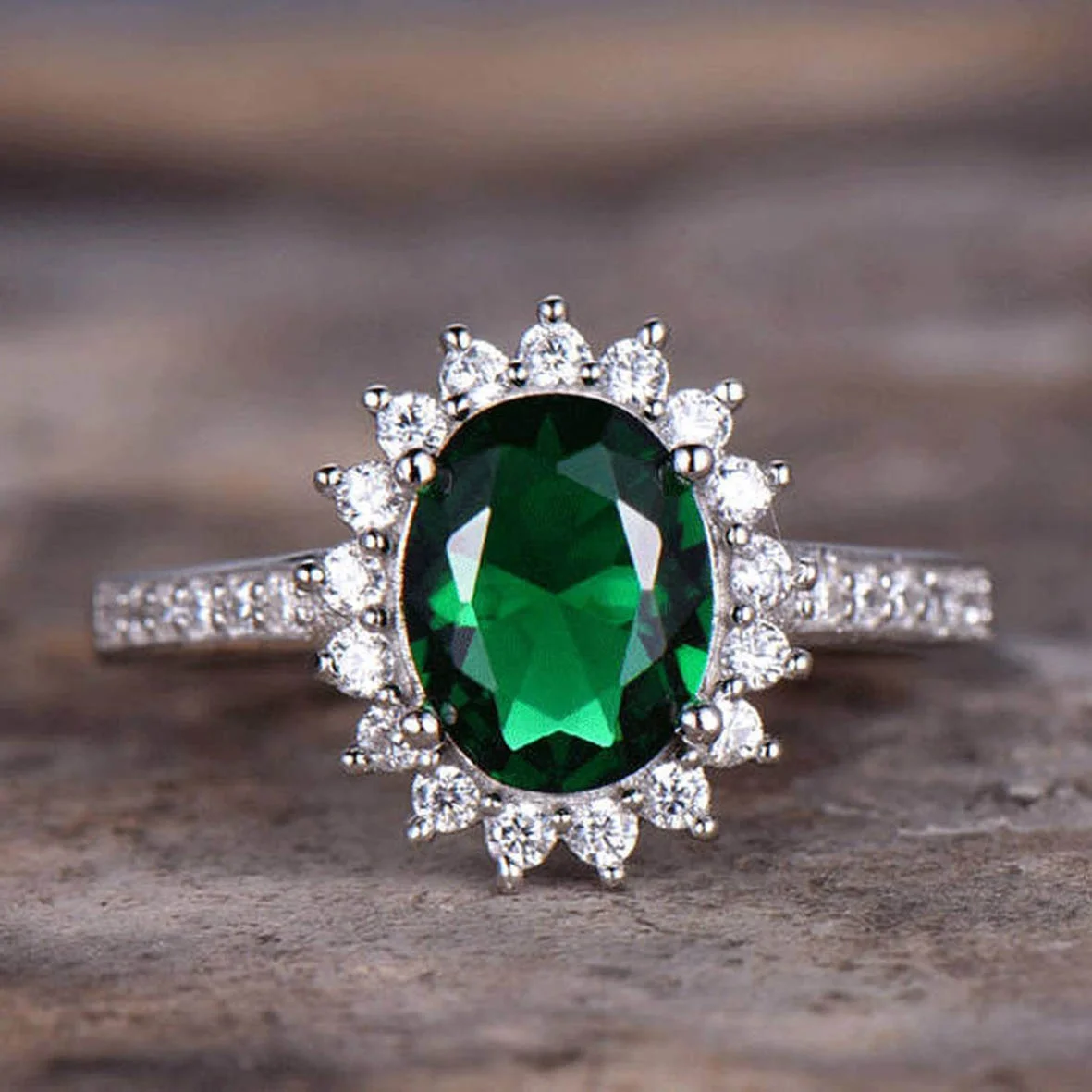 

925 sterling silver 6x8mm Oval Cut Vintage Emerald Engagement ring, Paraiba