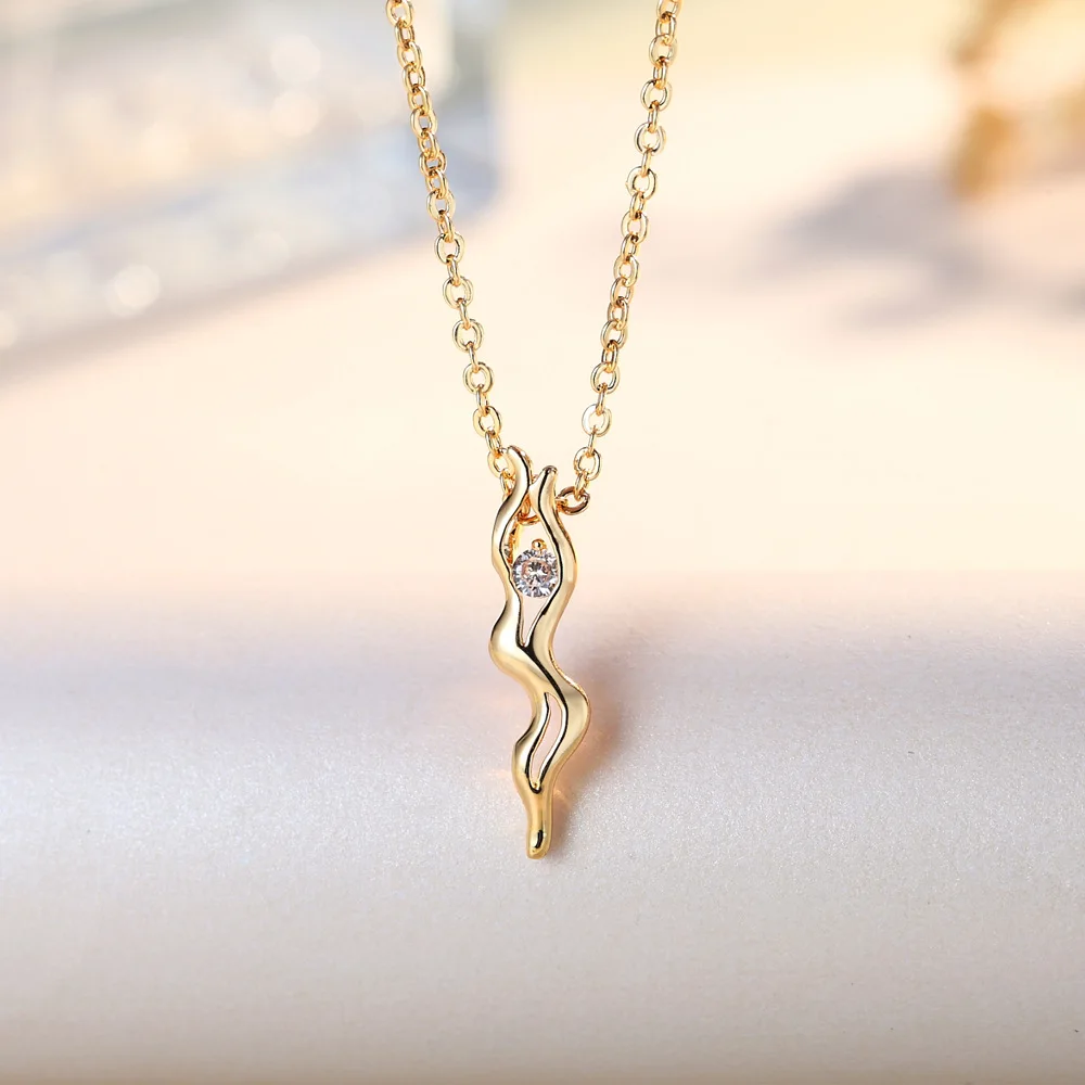 

High Quality Lady Wave Creative Gold Plated Necklace for Mother's Day Gift