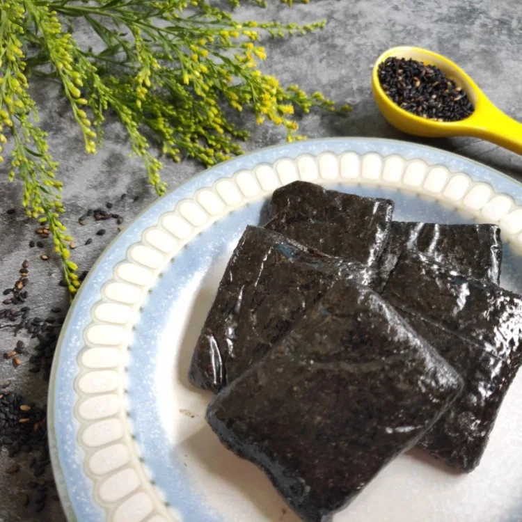 
Black Sesame Nougat Cake 