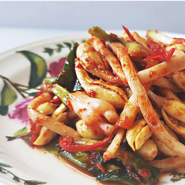 
Korean Hansungwon Peanut Sprouts Kimchi Original Taste Healthy Preserved Food Seasoned with Red Pepper and condiment 400g 