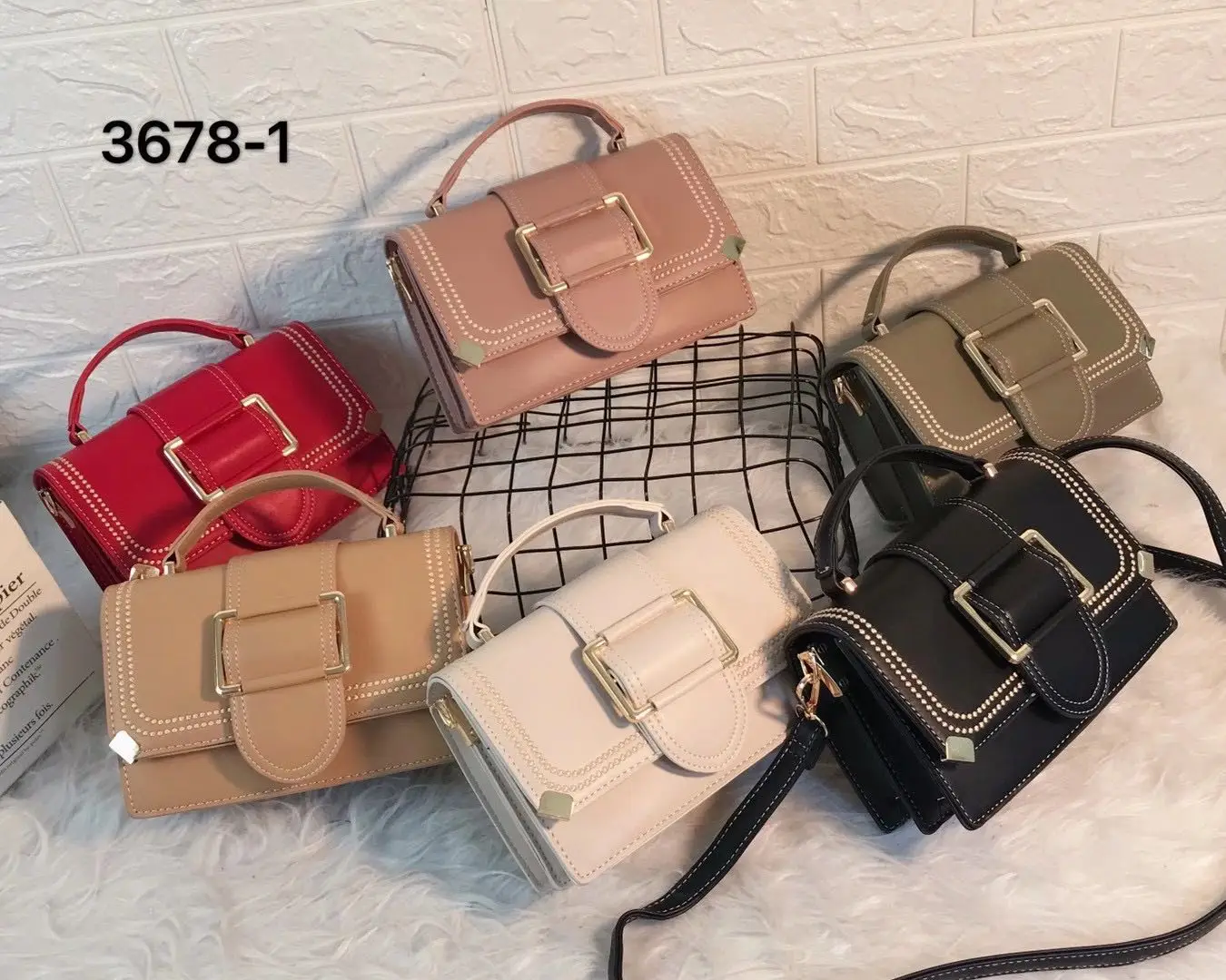 

chain solid color lock casual shoulder bag